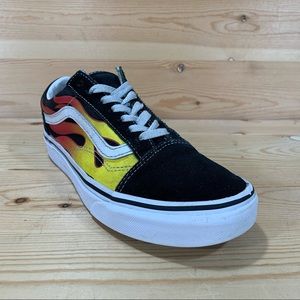 Vans Old Skool Flames Skateboarding Shoes 
Men’s 5 Women’s 6.5 
Red Yellow Black